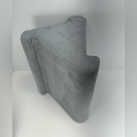 NEW - Flippy Tablet Pillow Stand Holder for Lap, Desk & Bed - Gray - Picture 2 of 6